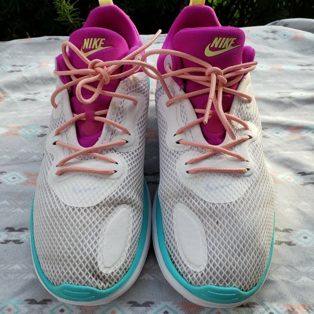 Nike Womens ACMI Hyper Violet sz 8.5White/Black/Hyper Violet Marathon A00834-101